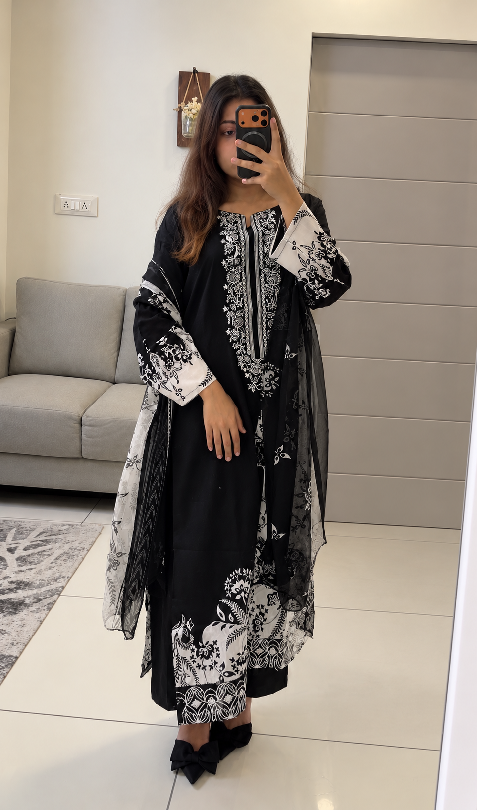 Pakistani suit with chiffon dupatta